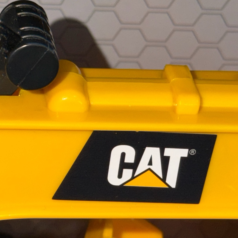 CAT Caterpillar Power Haulers Excavator Construction Vehicle Toy Brand New Boxed - Picture 4 of 9